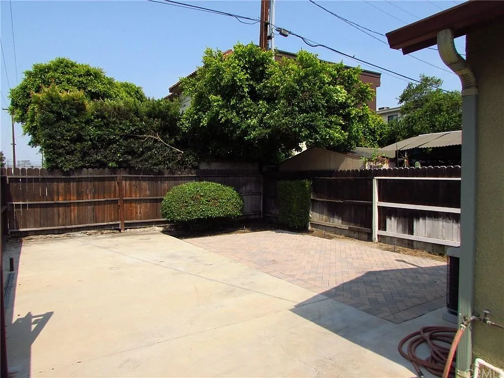 2 bed, 800 sqft, $3,500 — Photo 3