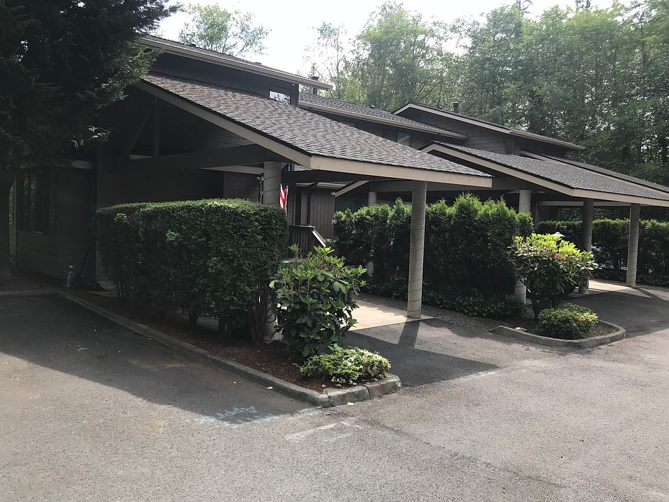 1st image of 835 NW Huckle Dr Unit A
