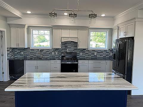 4th image of 124 Portsmouth Ln