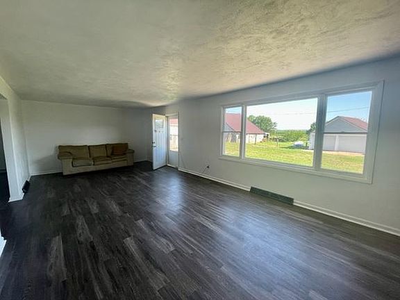 4th image of 618 North St