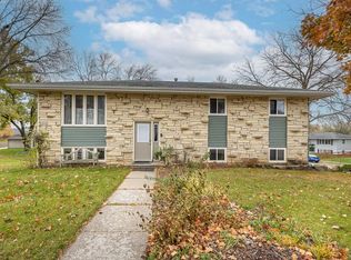3398 Venture Ct, Dubuque, IA 52002