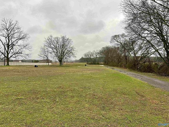 4th image of 350 Old Gurley Pike