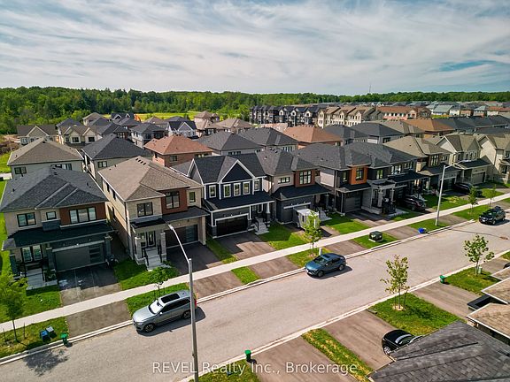 2nd image of 111 Sunflower Cres