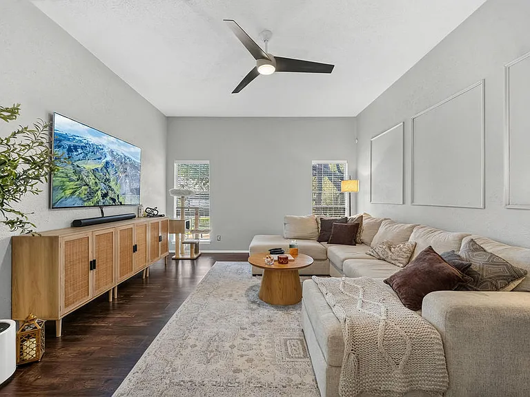 10401 High Hollows Dr #201 — Photo 3