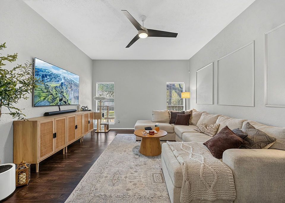 1st image of 10401 High Hollows Dr APT 201