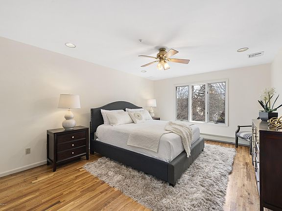 4th image of 295 Mason Blvd