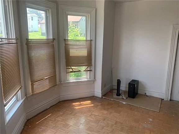 5th image of 417 W 3rd & Oakland