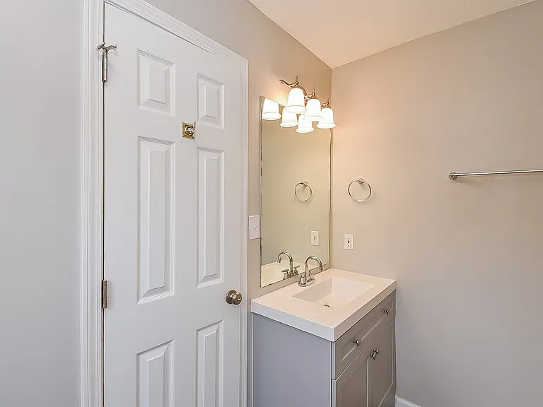 1376 Camrose Ct — Photo 16