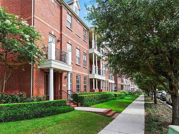3rd image of 46 Islewood Blvd