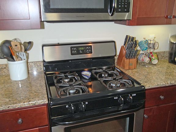 5th image of 36 Bay Springs Dr