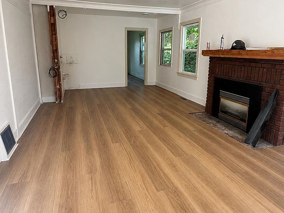 3rd image of 1114 W 7th Ave