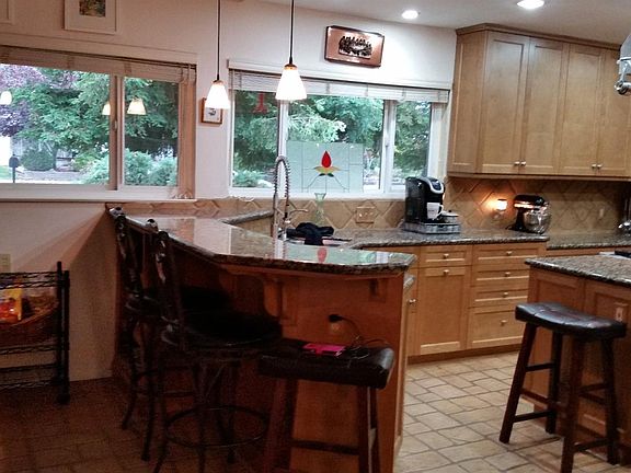 4th image of 5522 N Winchester Ave
