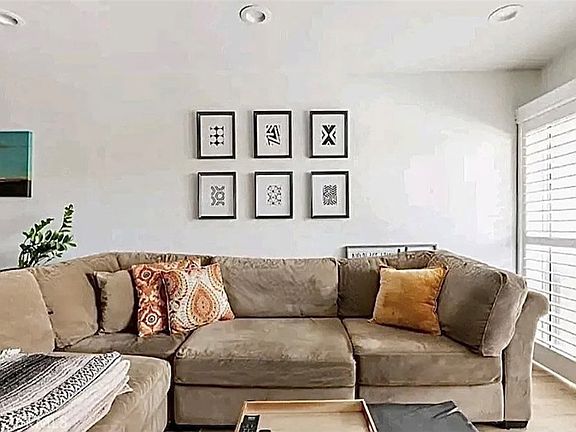 3rd image of 1621 Hotel Cir S #1621