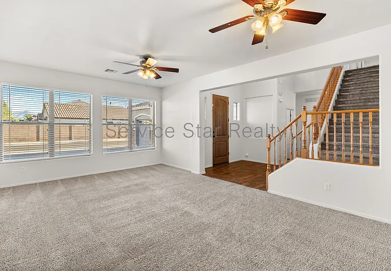 10122 W Albeniz Pl — Photo 5