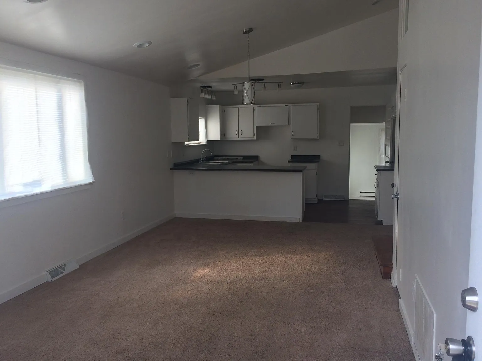 450 Clarendon Ave photo 1