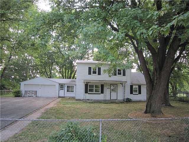 1st image of 3075 Clover Dr