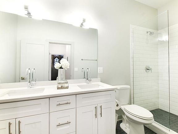 2nd image of 2901 W Logan Blvd #201