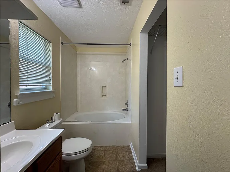 20711 Sycamore Wood Dr — Photo 7