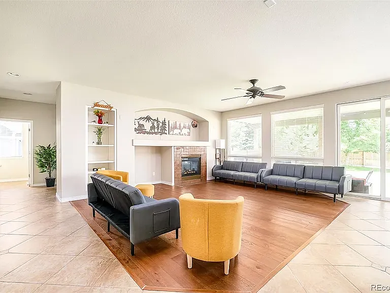 912 Kryptonite Dr — Photo 25