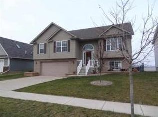 1252 W 62nd St, Davenport, IA 52806