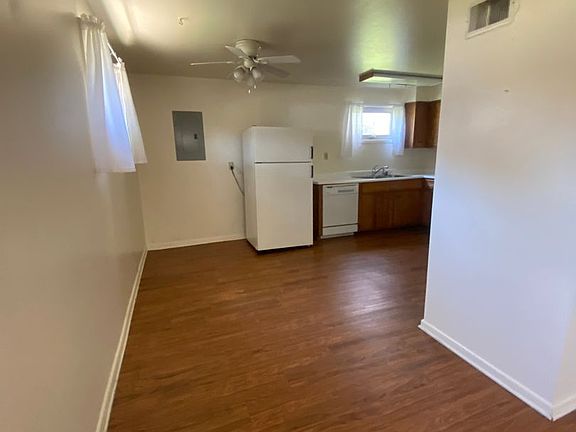 3rd image of 1403 Rosemary Ln #C