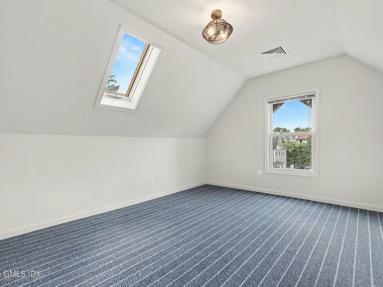 107 Havemeyer Pl — Photo 15