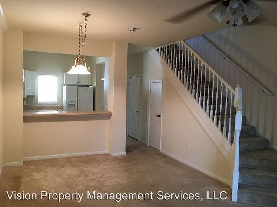 Living Room/Dining Room/Breakfast Bar/Kitchen