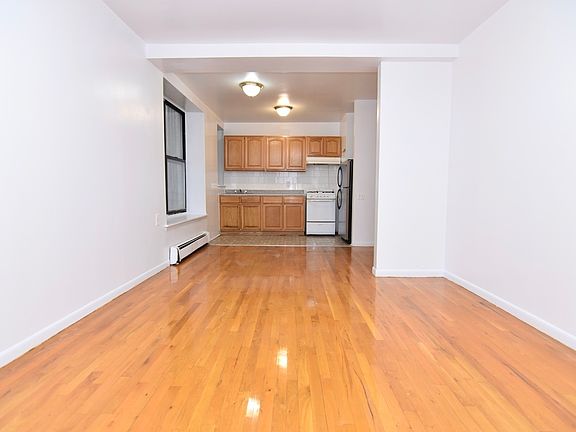 2nd image of 120 W 112th St #1C