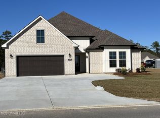 12184 Walker Rd, Ocean Springs, MS 39564