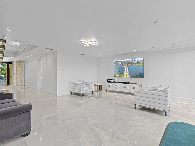 6124 Paradise Point Dr #6124 — Photo 1