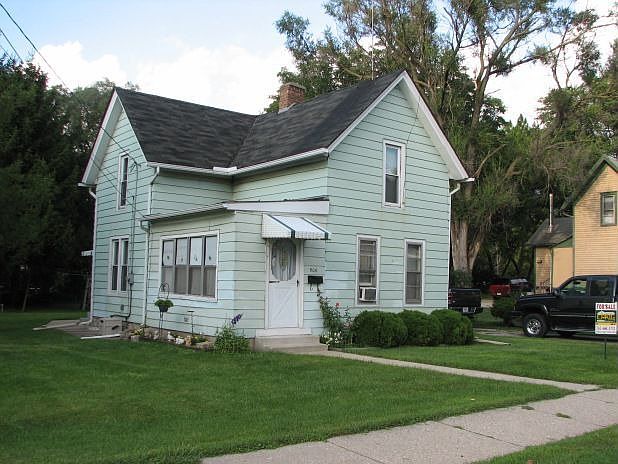 1st image of 906 Eales Ave