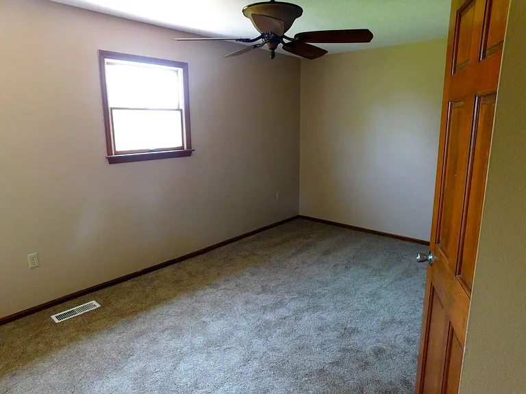 7608 Kyles Station Rd — Photo 51