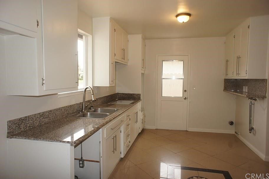 1st image of 320 Canfield Ave