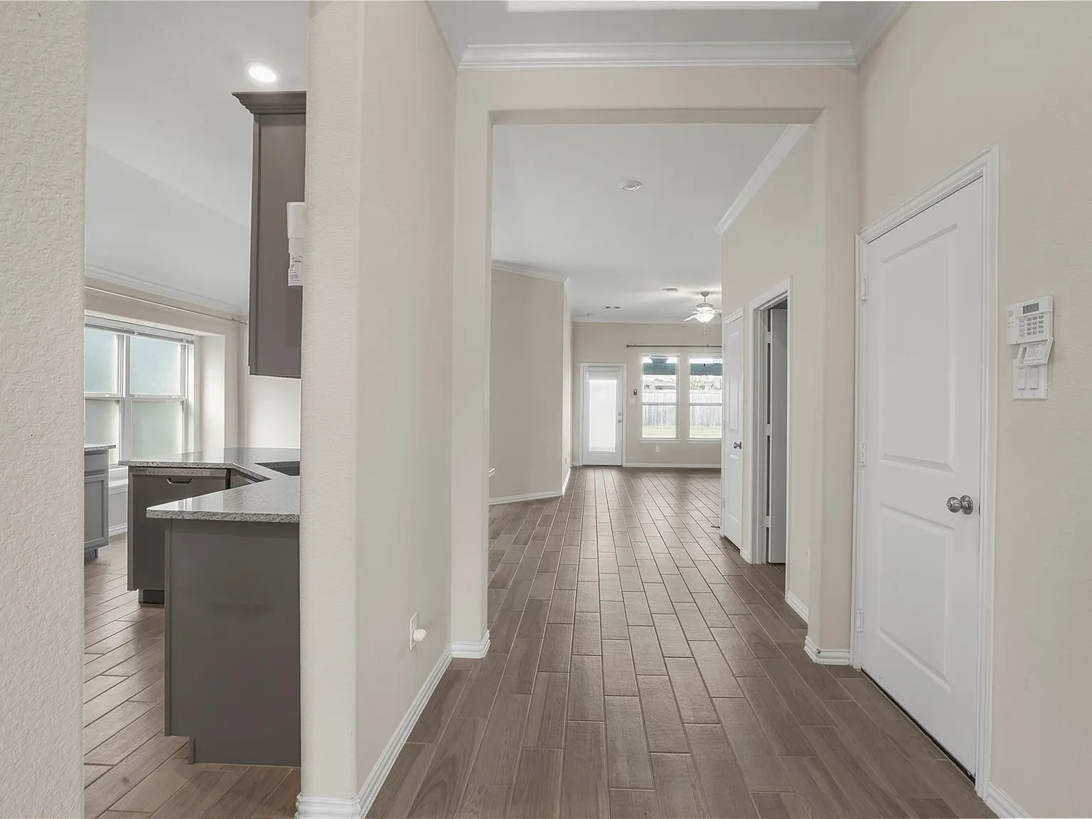 3 bed, 2.0 bath, 1788 sqft, $2,785 — Photo 3