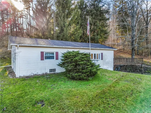 7900 W Market St, Mercer, PA 16137