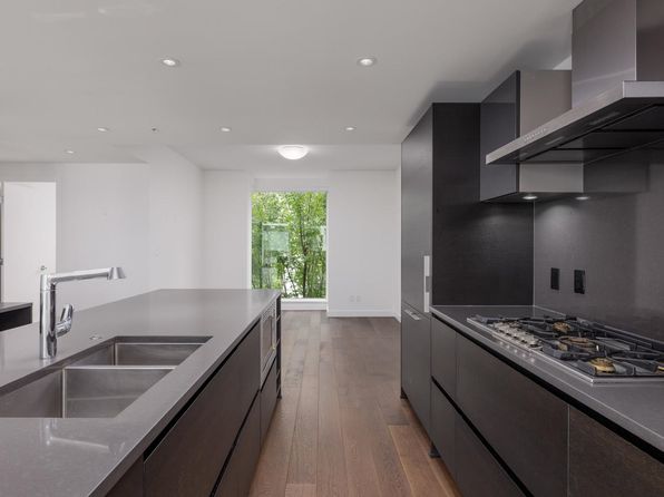 2 bedroom rental in Vancouver — photo 4