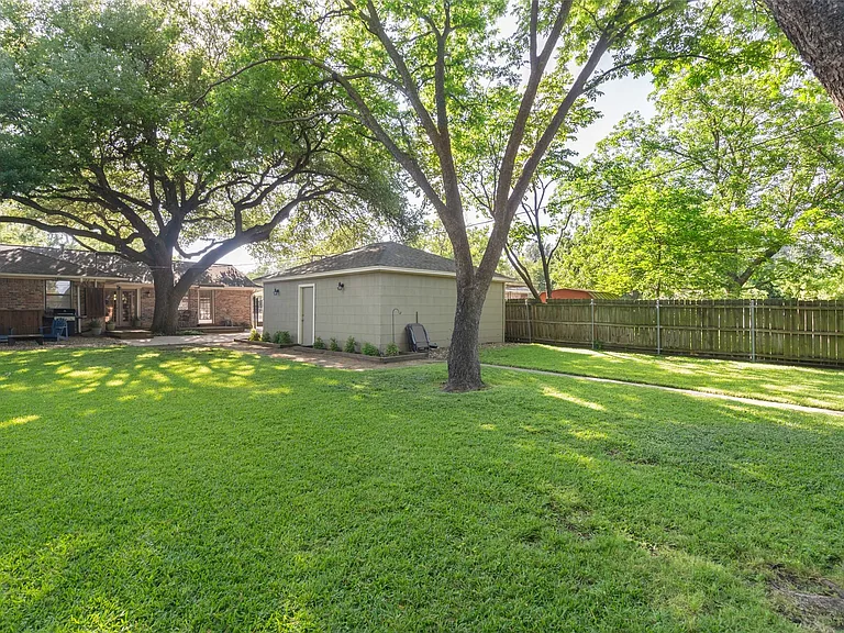7208 Bucknell Dr — Photo 23