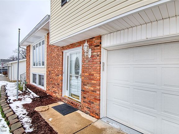 3rd image of 1201 Blueberry Hill Dr