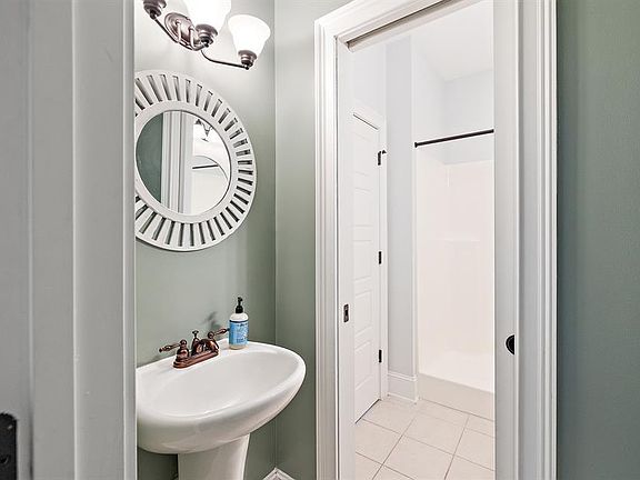 5th image of 2964 Emma Ln