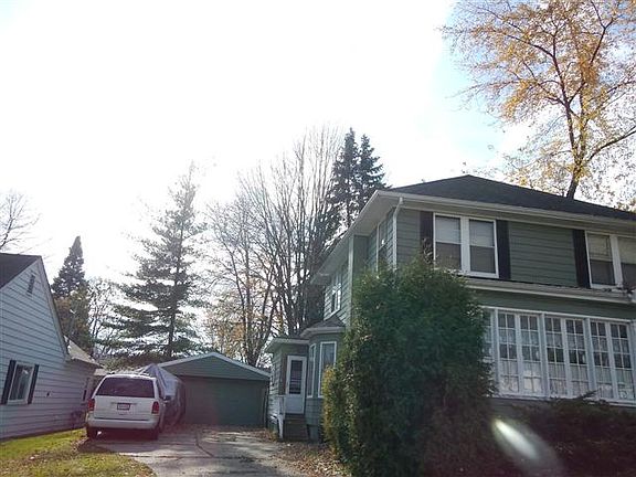 4th image of 137 Clair Ave