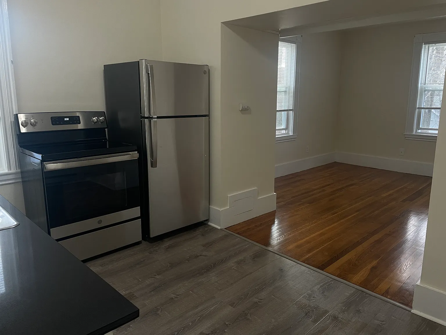 Studio, 450 sqft, $1,900 — Photo 3