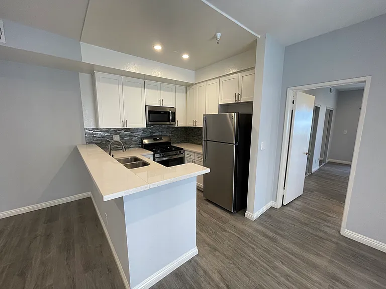 Lanewood Court Apartments — Photo 5