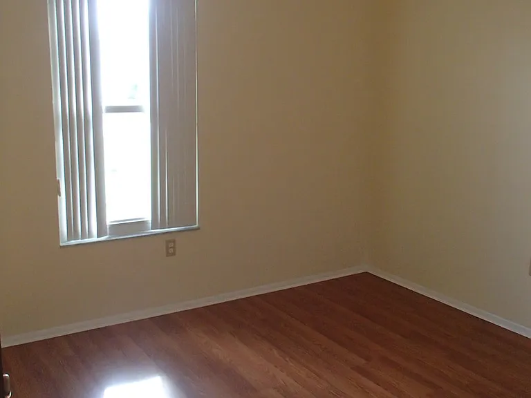 13455 White Plains St — Photo 4