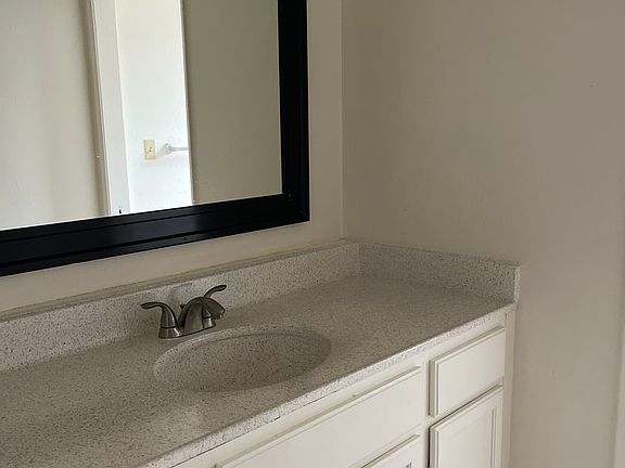 4th image of 339 Pomelo Ave APT E