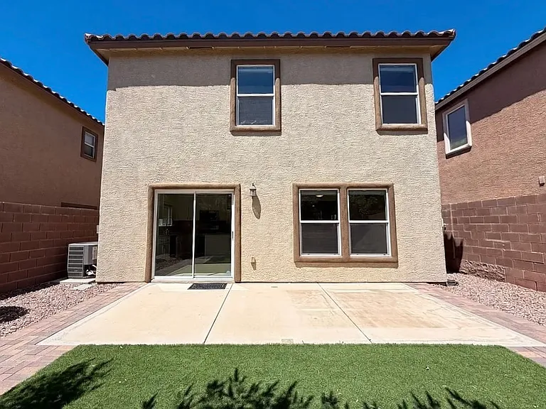 928 Purdy Lodge St — Photo 24