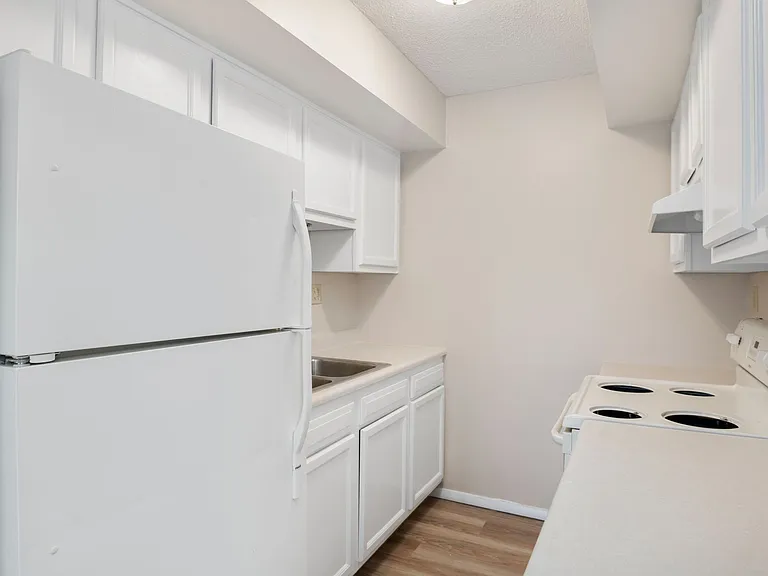 347 N Charles St — Photo 10