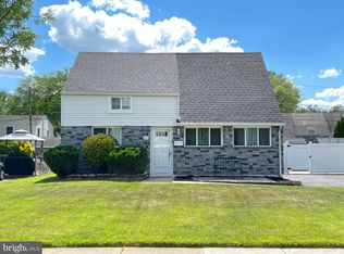 711 Wyndom Ter, Secane, PA 19018