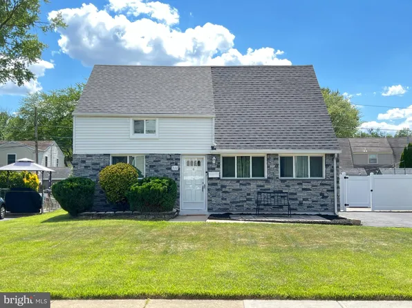 711 Wyndom Ter, Secane, PA 19018