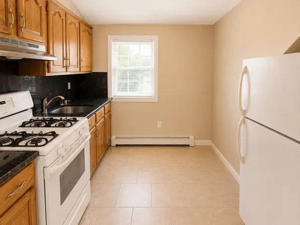 113 Lewis St #2, Valley Stream, NY 11580
