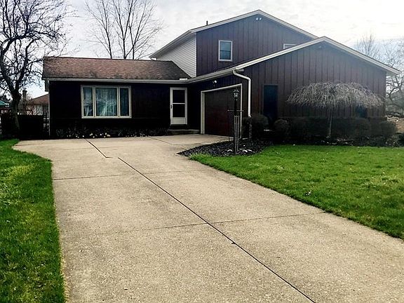 2nd image of 9741 Applewood Rear Dr